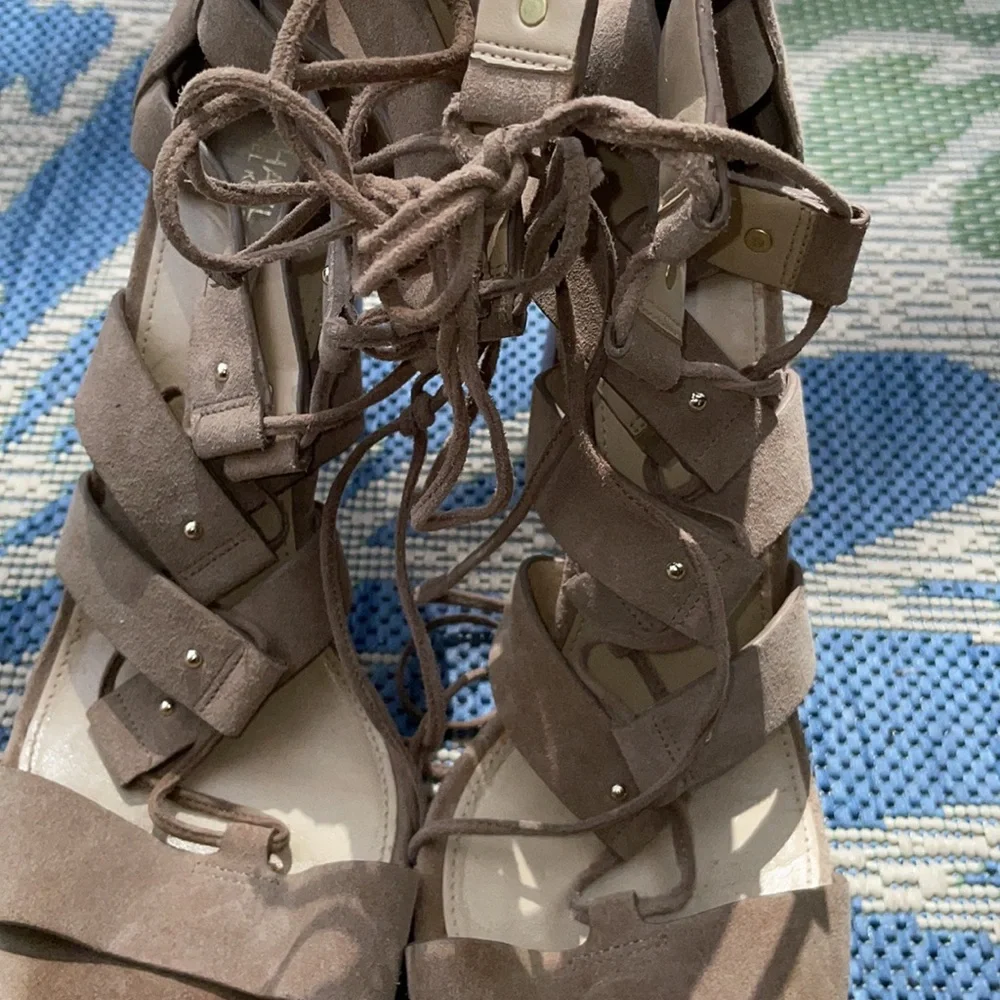 MICHAEL KORS Sofia Lace Up Platform Gladiator Sandal Tan Desert Brown 11